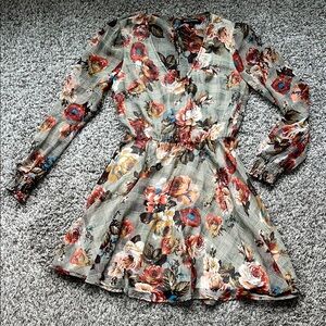 🛑SOLD🛑 Women’s floral dress